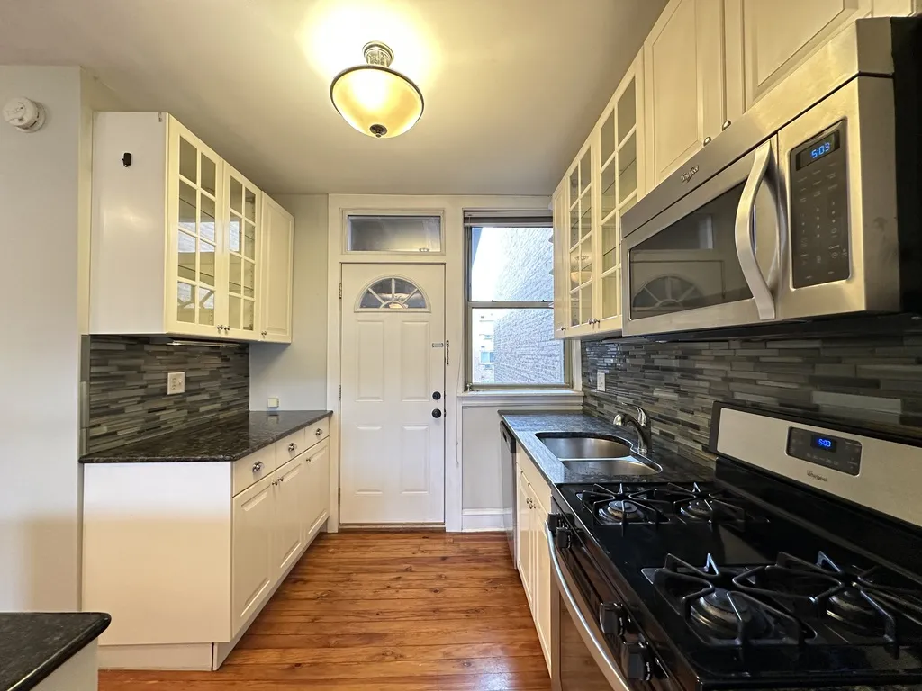 540 W Surf St, ,  60657, USA 60657-unit#3S-Chicago-IL