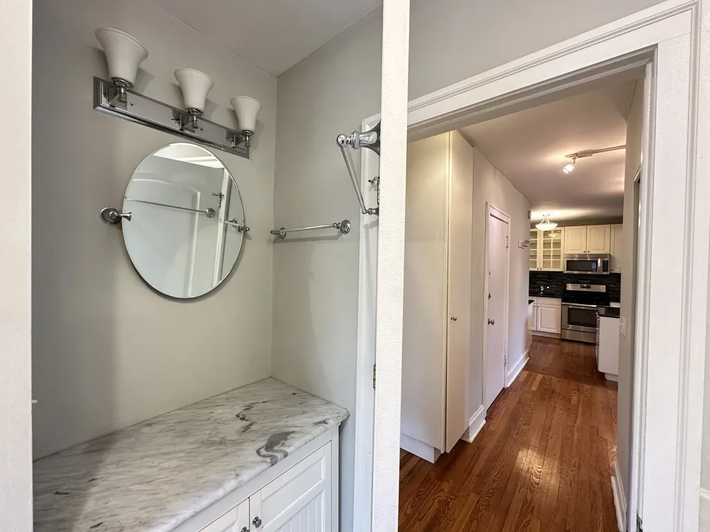 540 W Surf St, ,  60657, USA 60657-unit#3S-Chicago-IL