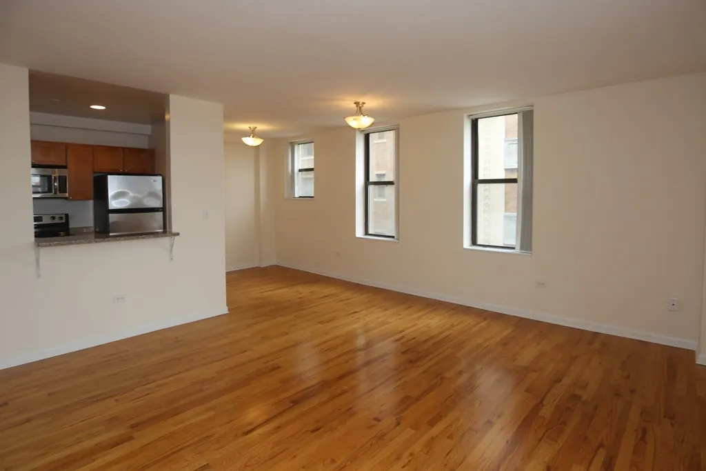 4607 N Sheridan Rd, ,  60640, USA 60640-unit#807-Chicago-IL