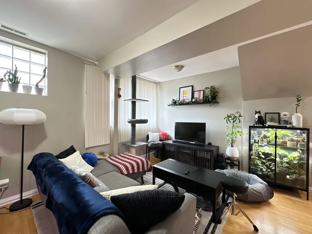 3650 W George St, ,  60618, USA 60618-unit#1F-Chicago-IL