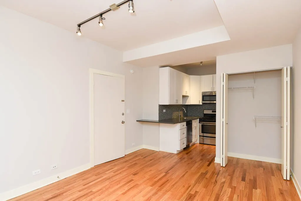 2420 N Kedzie Blvd, ,  60647, USA 60647-unit#B11-Chicago-IL