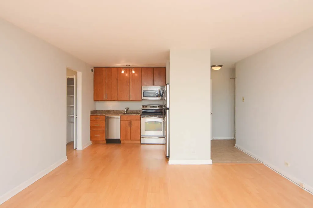 445 W Wellington Ave, , 60657, USA 60657-unit#15C-Chicago-IL
