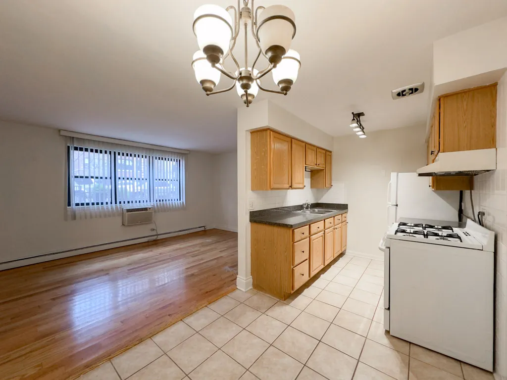 530 W Aldine Ave, ,  60657, USA 60657-unit#103-Chicago-IL