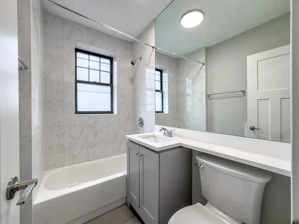 373 Hazel Ave, ,  60022, USA 60022-unit#2B-Glencoe-IL