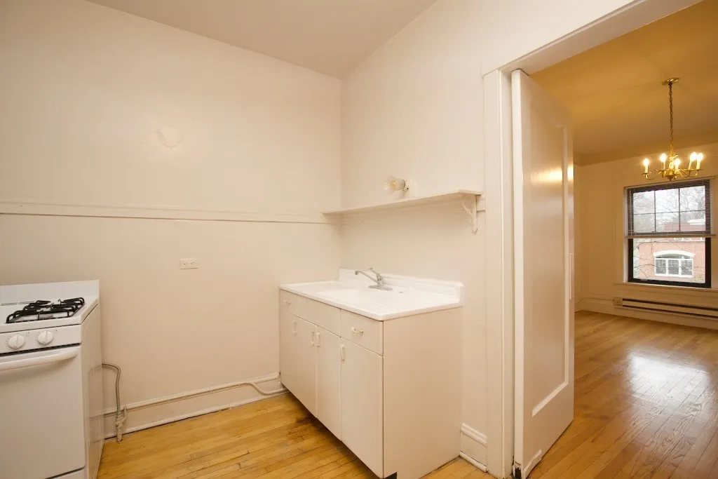 1305 Oak Ave, Evanston,  60201, USA 60201-unit#2W-Chicago-IL
