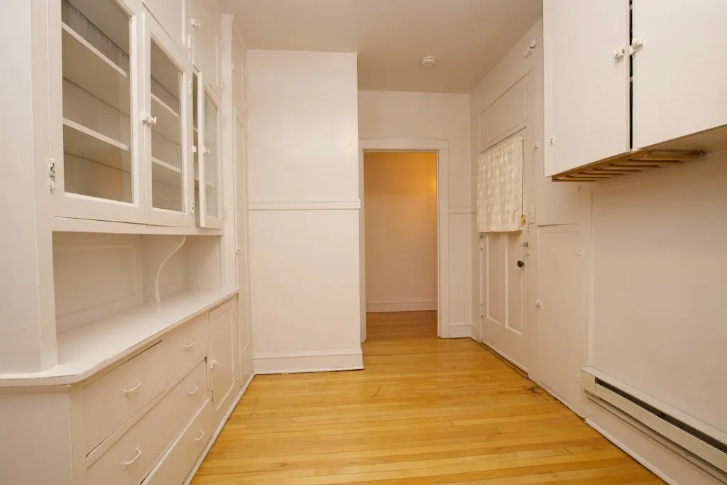 1305 Oak Ave, Evanston,  60201, USA 60201-unit#2W-Chicago-IL