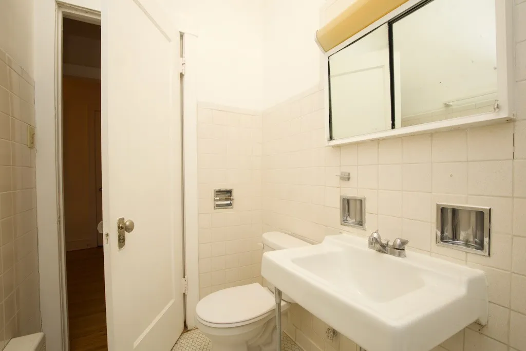 1305 Oak Ave, Evanston,  60201, USA 60201-unit#2W-Chicago-IL