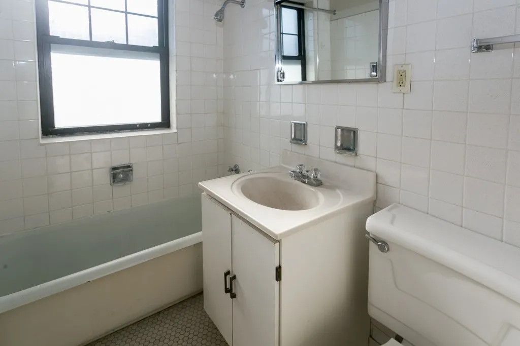 1321 Oak Ave, Evanston,  60201, USA 60201-unit#3A-Chicago-IL
