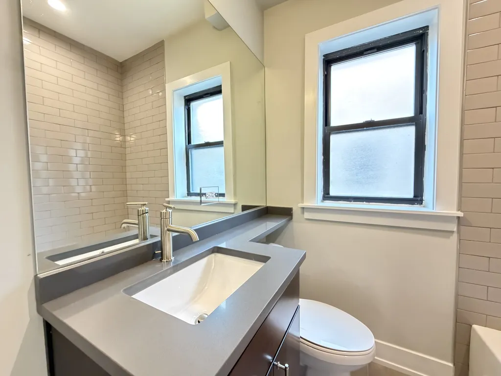 916 Crain St, , 60202, USA 60202-unit#2-Evanston-IL