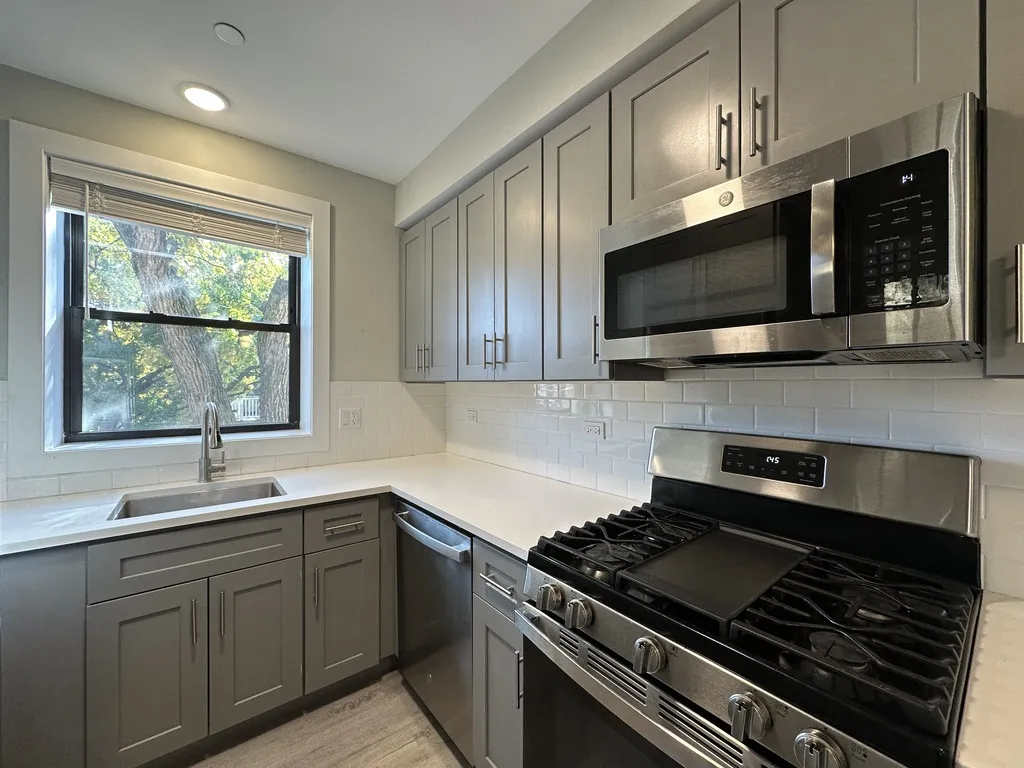 1135 Oak Ave, ,  60202, USA 60202-unit#2E-Evanston-IL