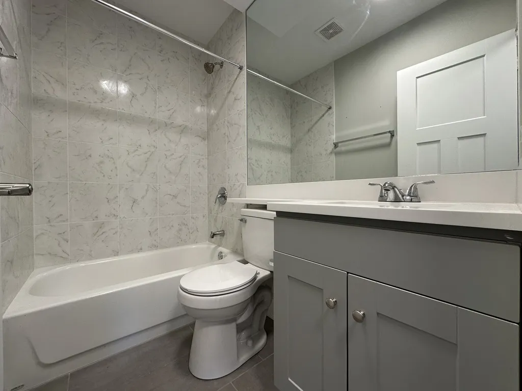 1135 Oak Ave, ,  60202, USA 60202-unit#2E-Evanston-IL