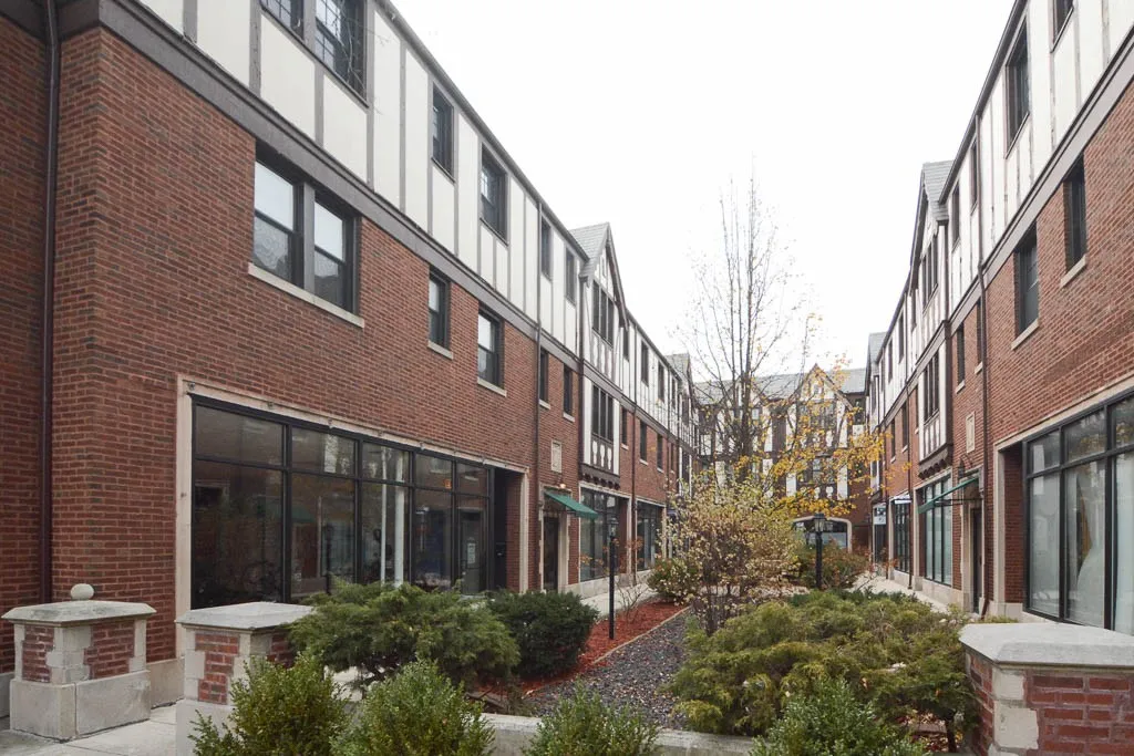 894 Green Bay Rd, , 60093, USA 60093-unit#A03-Winnetka-IL