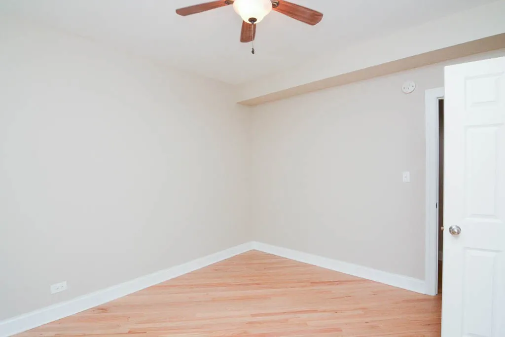 Green Bay Rd & Ave, , 60093, USA 60093-unit#A11-Winnetka-IL