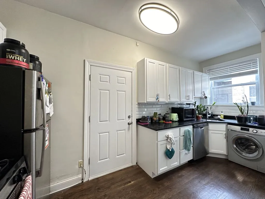 327 Kedzie St, Evanston,  60202, USA 60202-unit#3-Chicago-IL