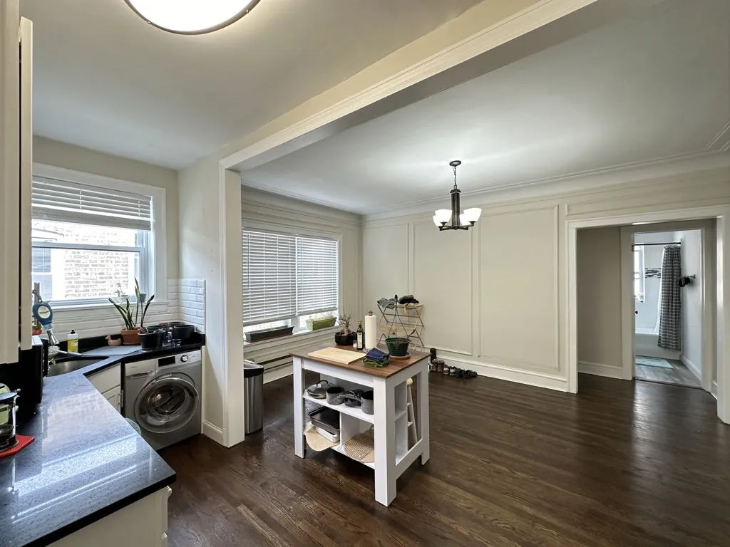 327 Kedzie St, Evanston,  60202, USA 60202-unit#3-Chicago-IL