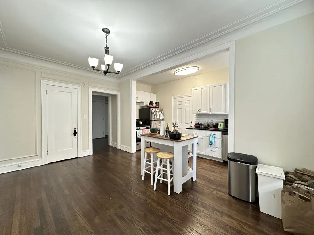 327 Kedzie St, Evanston,  60202, USA 60202-unit#3-Chicago-IL