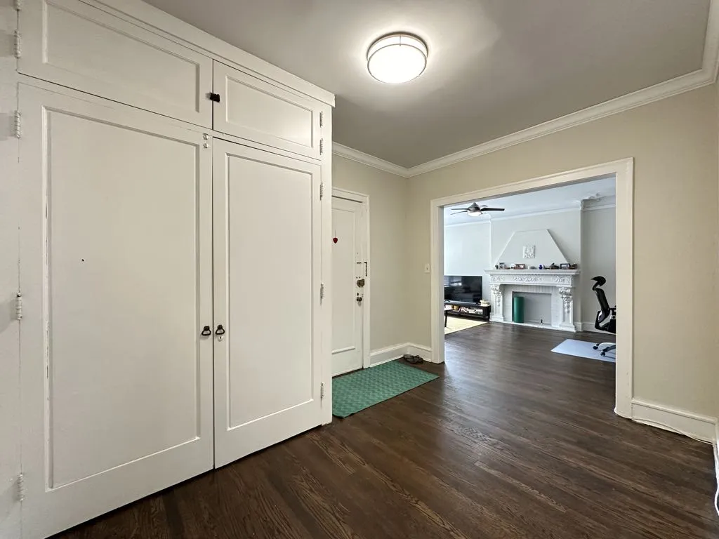 327 Kedzie St, Evanston,  60202, USA 60202-unit#3-Chicago-IL