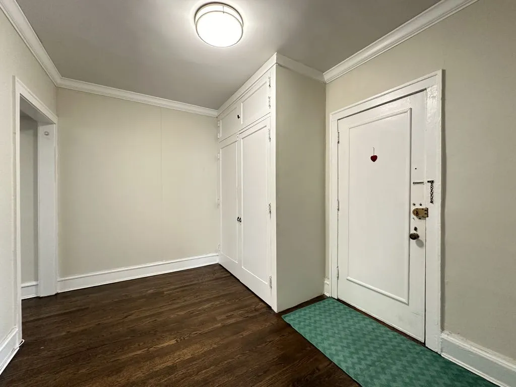 327 Kedzie St, Evanston,  60202, USA 60202-unit#3-Chicago-IL