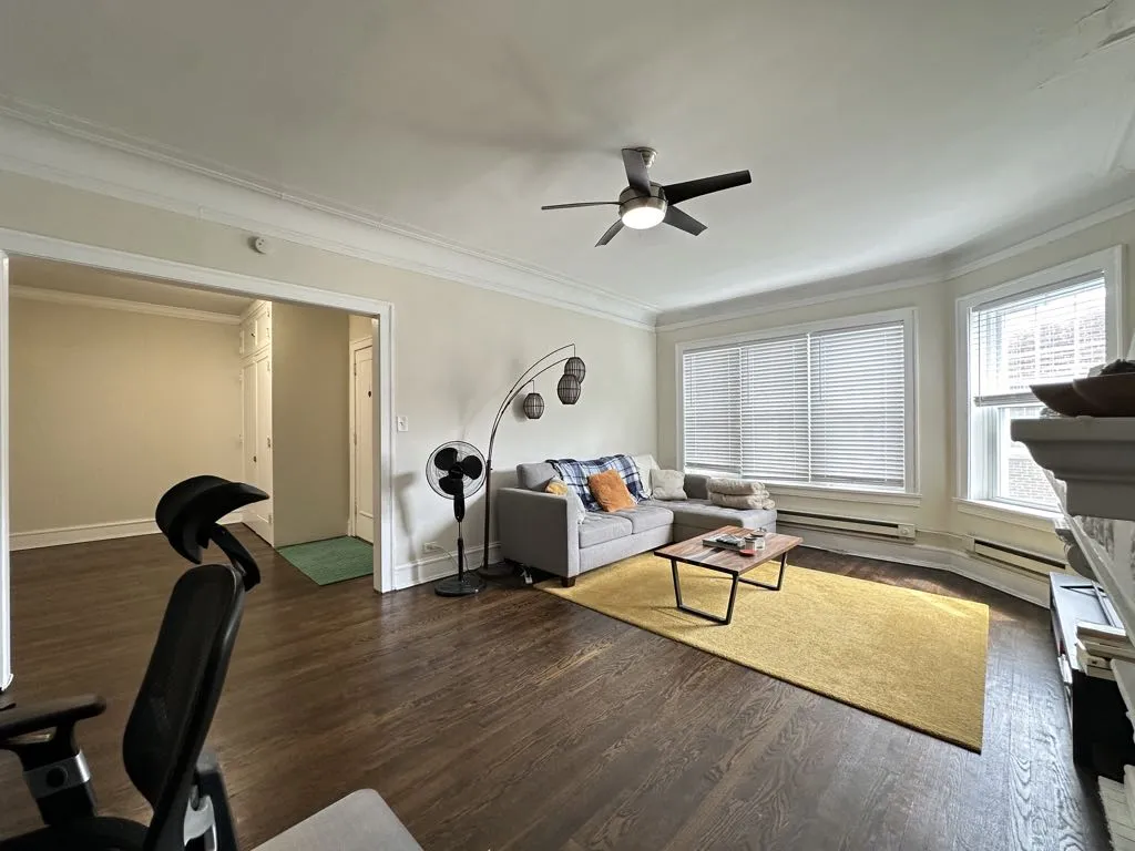 327 Kedzie St, Evanston,  60202, USA 60202-unit#3-Chicago-IL