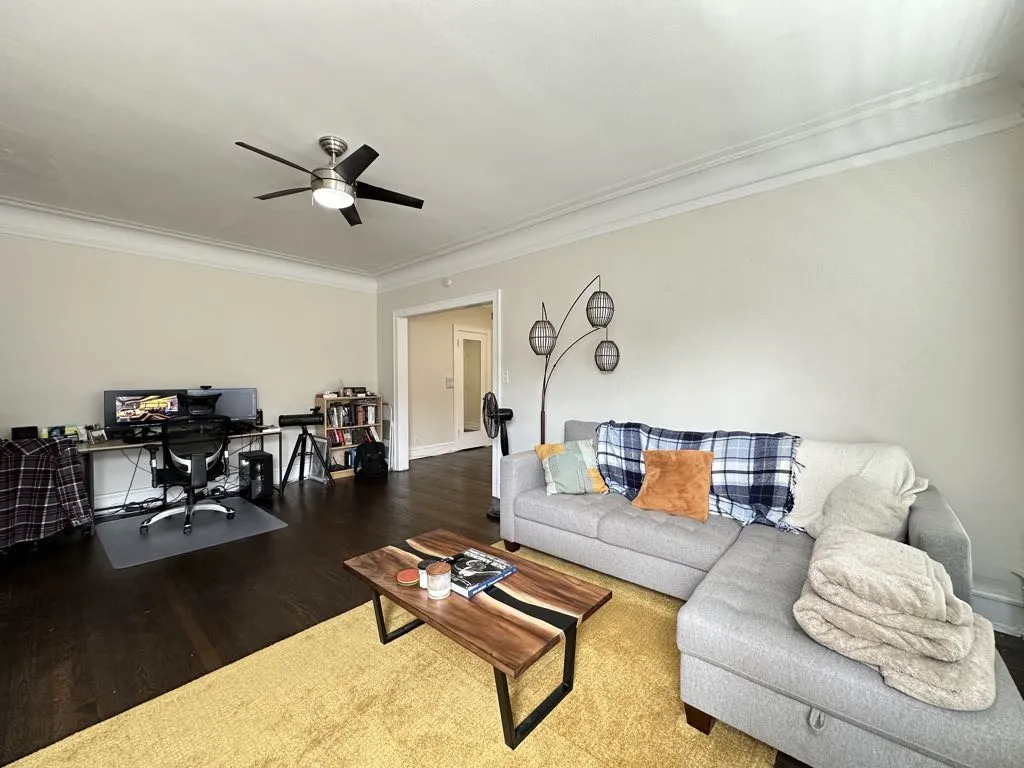 327 Kedzie St, Evanston,  60202, USA 60202-unit#3-Chicago-IL
