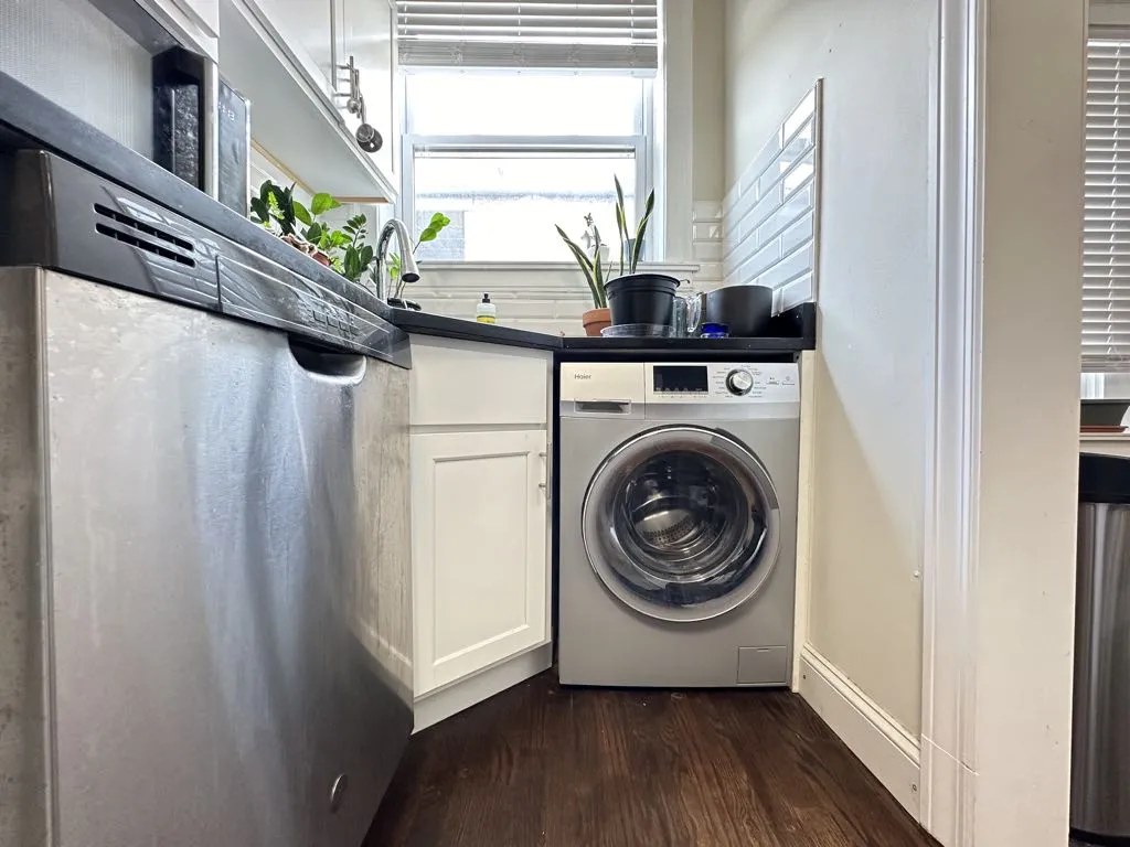 327 Kedzie St, Evanston,  60202, USA 60202-unit#3-Chicago-IL
