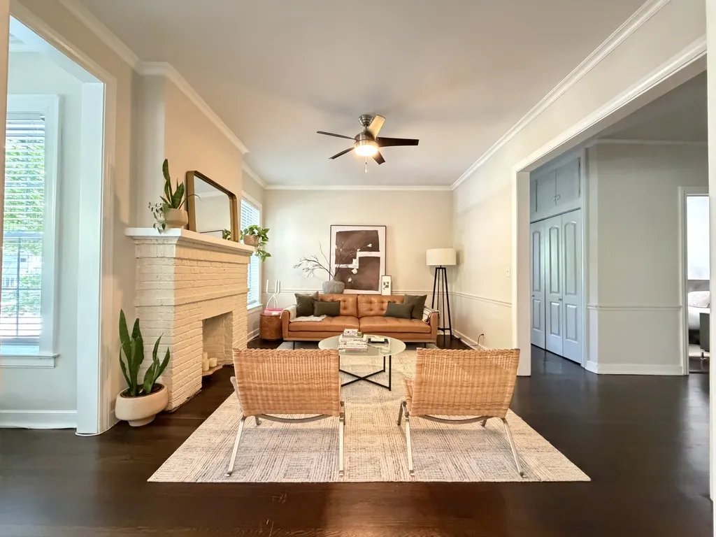 320 Lee St, Evanston,  60202, USA 60202-unit#1-Chicago-IL