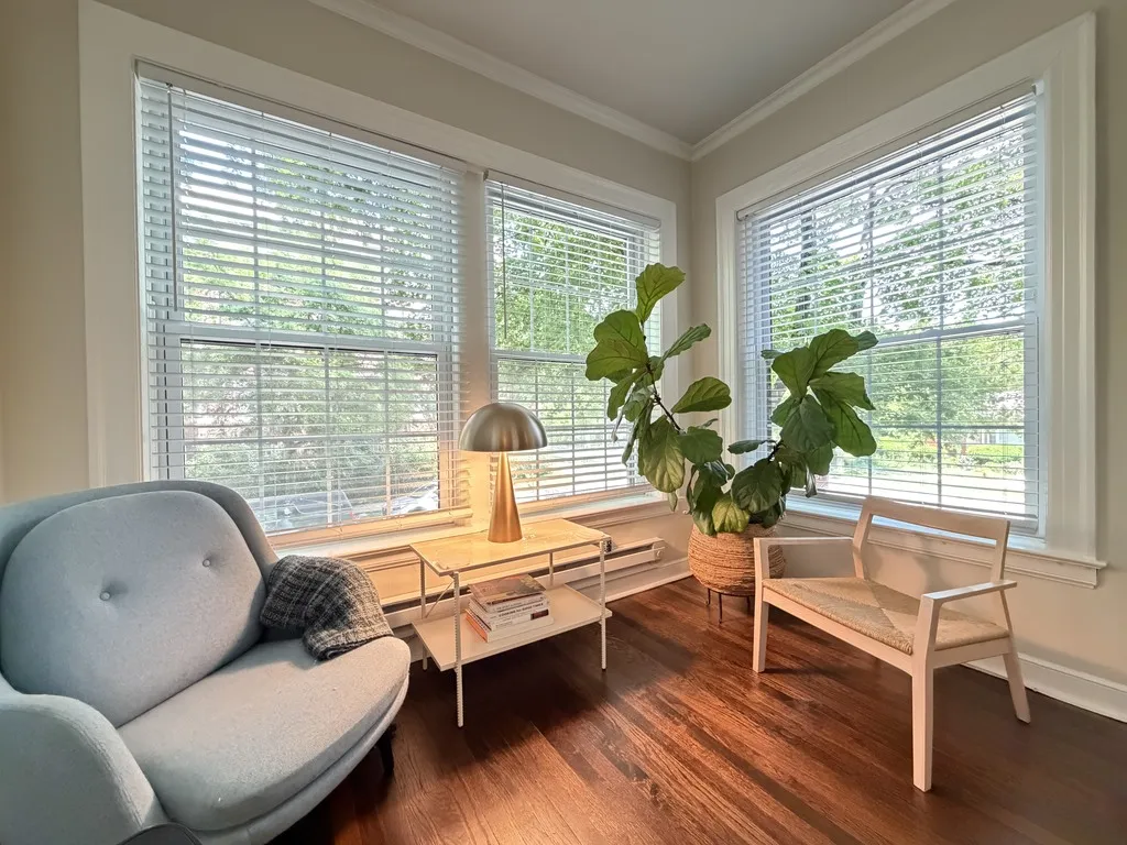 320 Lee St, Evanston,  60202, USA 60202-unit#1-Chicago-IL