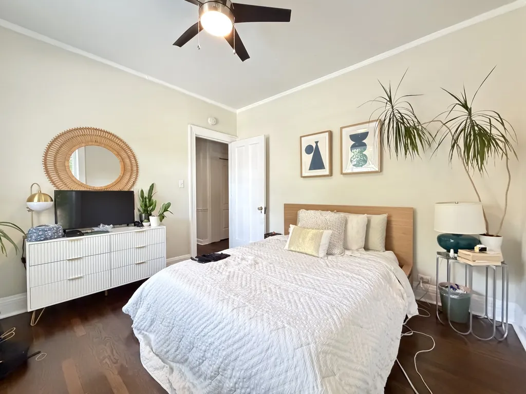 320 Lee St, Evanston,  60202, USA 60202-unit#1-Chicago-IL