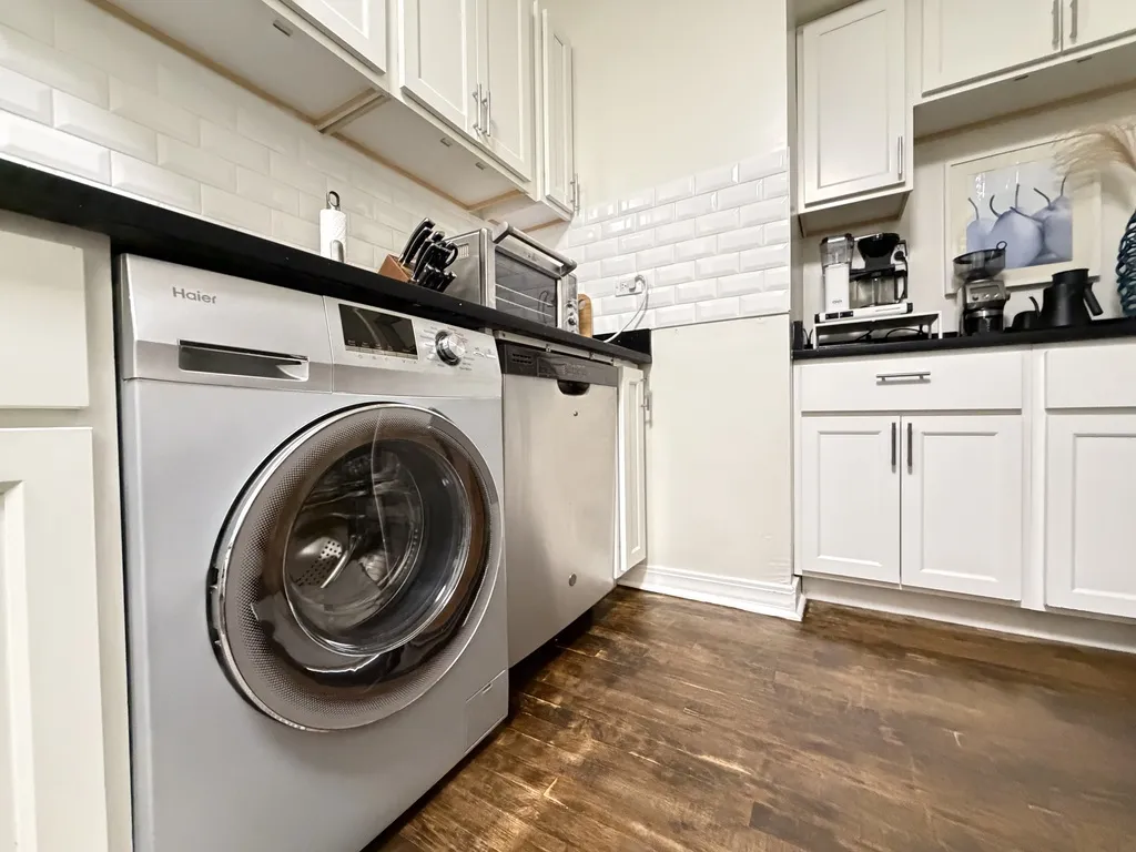 320 Lee St, Evanston,  60202, USA 60202-unit#1-Chicago-IL