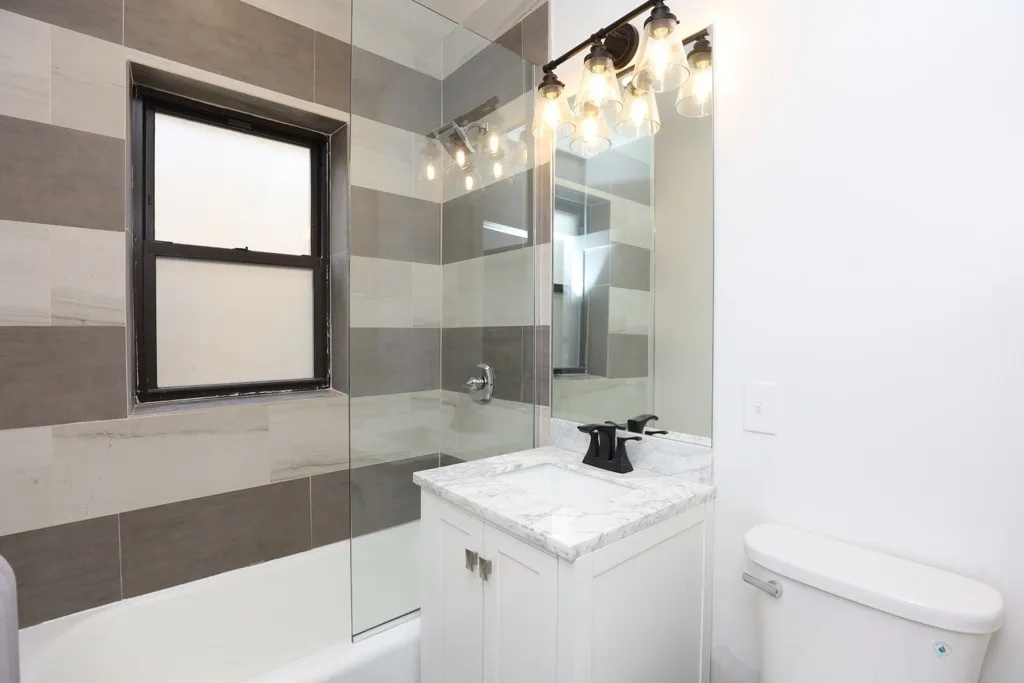 626 W Stratford Pl, ,  60657, USA 60657-unit#2W-Chicago-IL