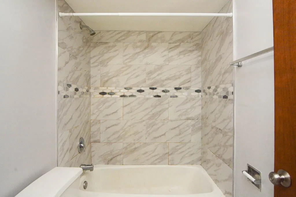 1040 W Hollywood Ave, ,  60660, USA 60660-unit#204-Chicago-IL