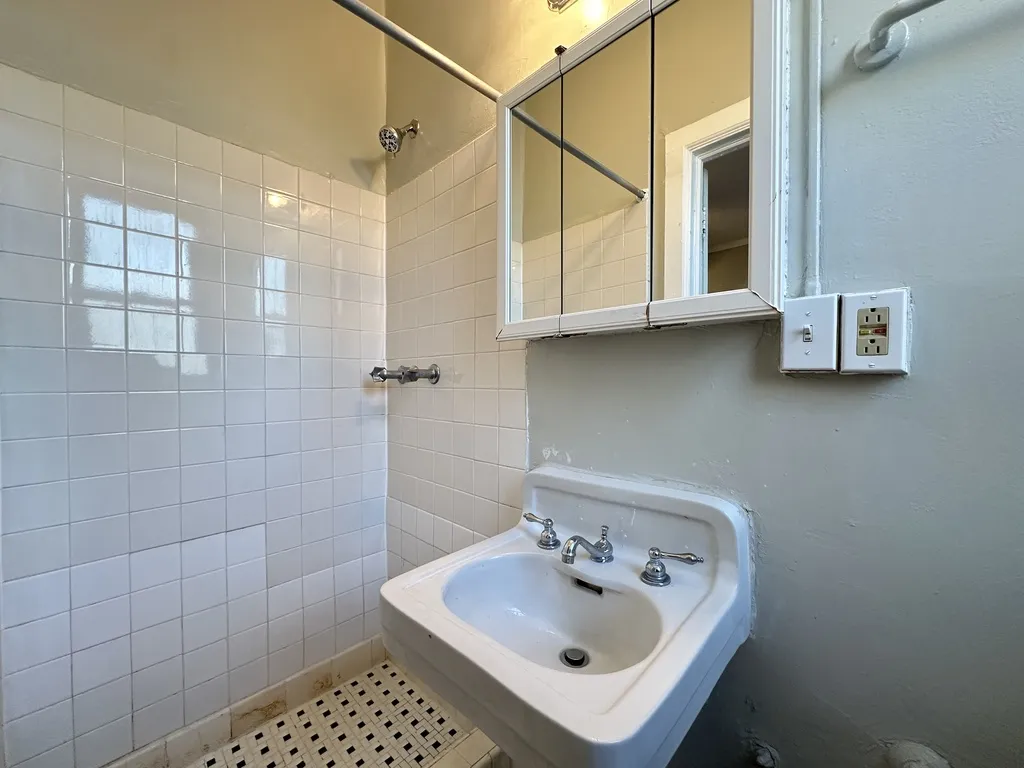 3831 N Fremont St, ,  60613, USA 60613-unit#511-Chicago-IL