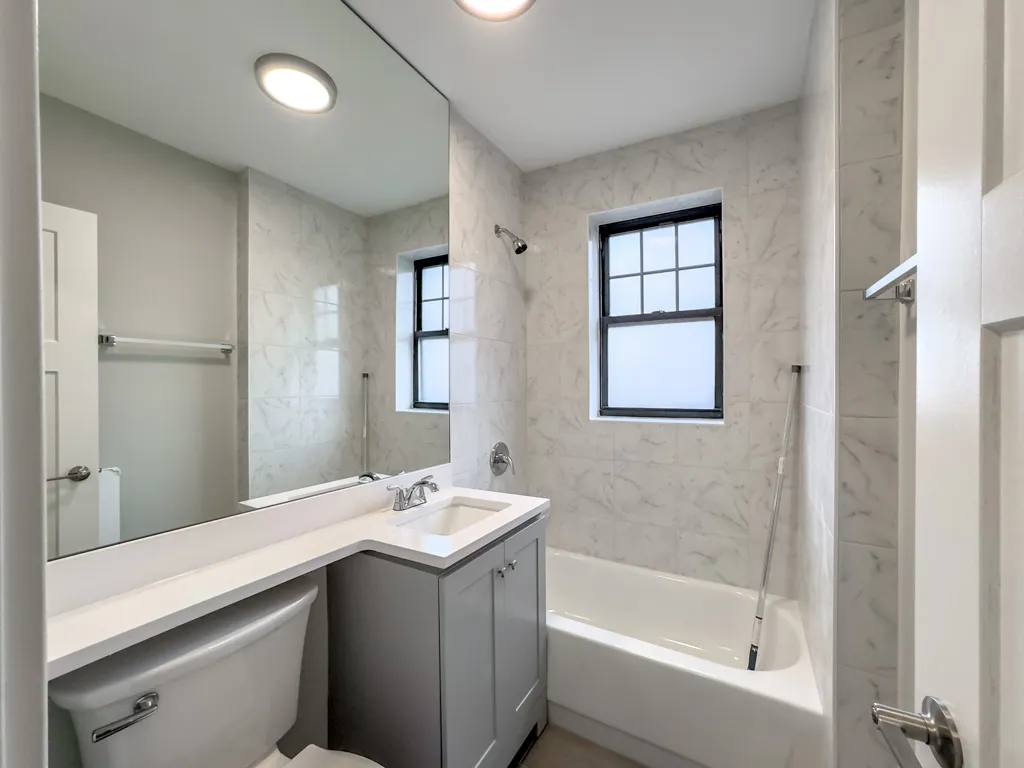 373 Hazel Ave, ,  60022, USA 60022-unit#3C-Glencoe-IL