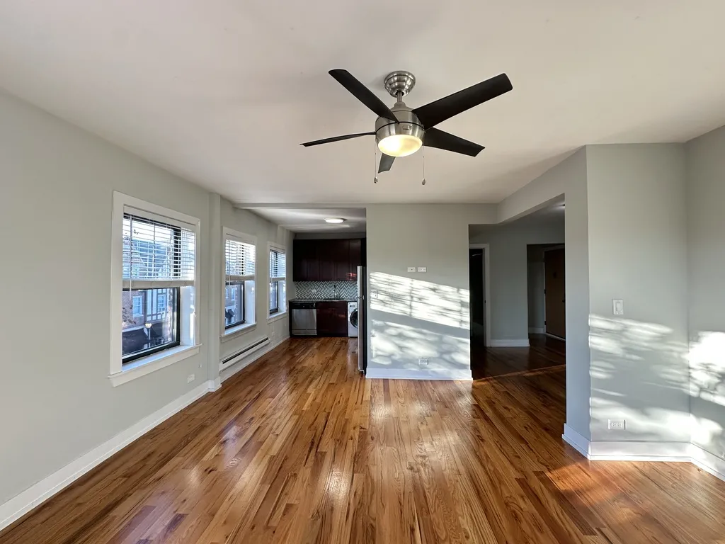 817 Elm St, Winnetka,  60093, USA 60093-unit#306-Chicago-IL