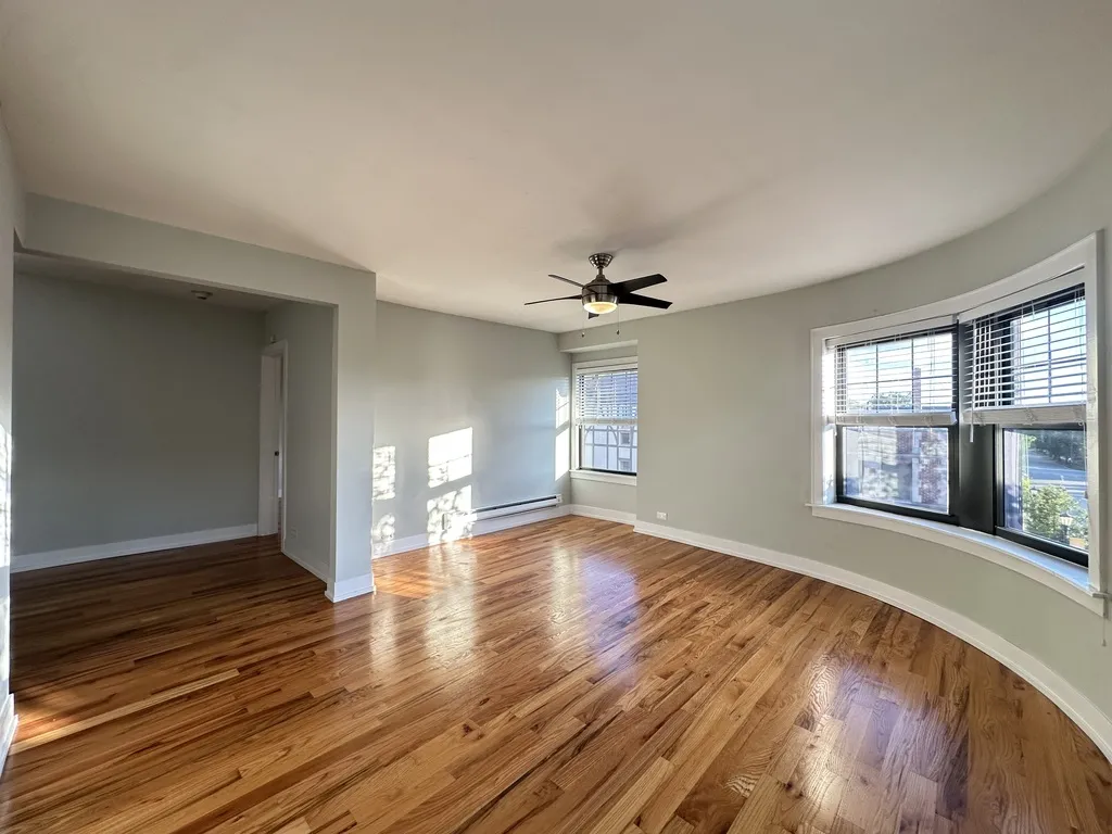 817 Elm St, Winnetka,  60093, USA 60093-unit#306-Chicago-IL