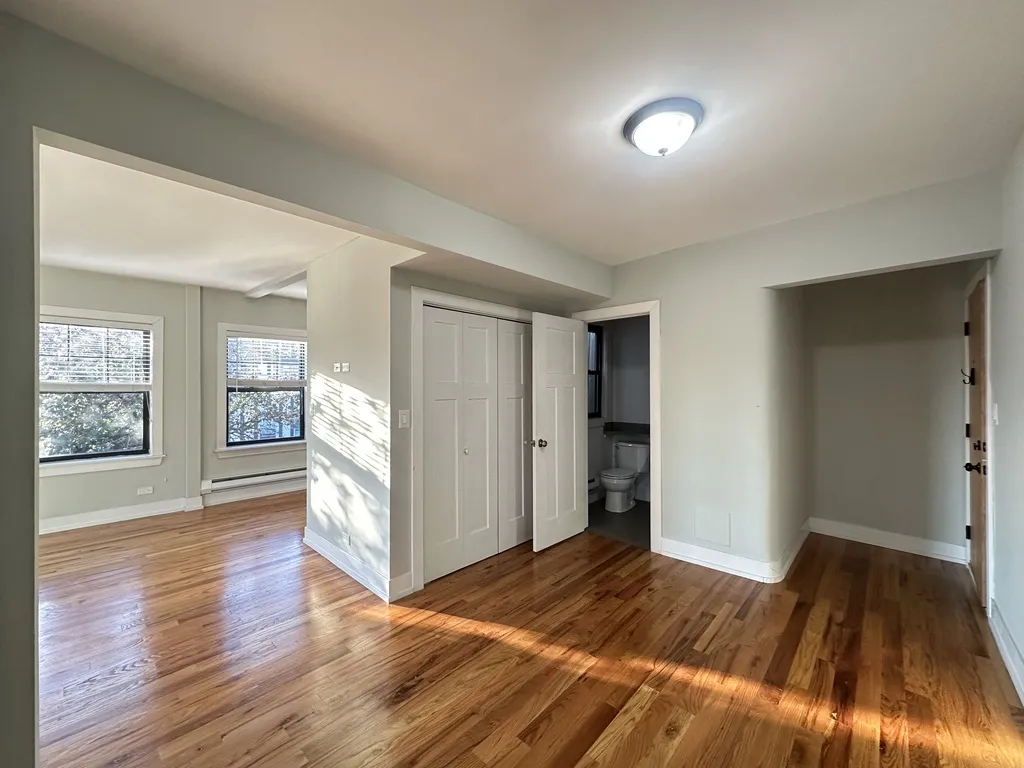 817 Elm St, Winnetka,  60093, USA 60093-unit#306-Chicago-IL