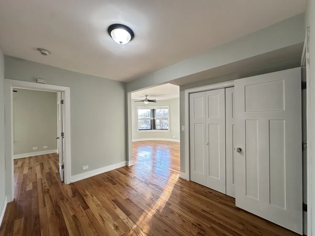 817 Elm St, Winnetka,  60093, USA 60093-unit#306-Chicago-IL