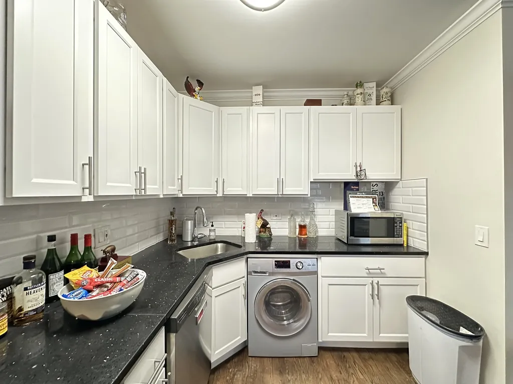 918 Green Bay Rd, ,  60093, USA 60093-unit#2A-Winnetka-IL