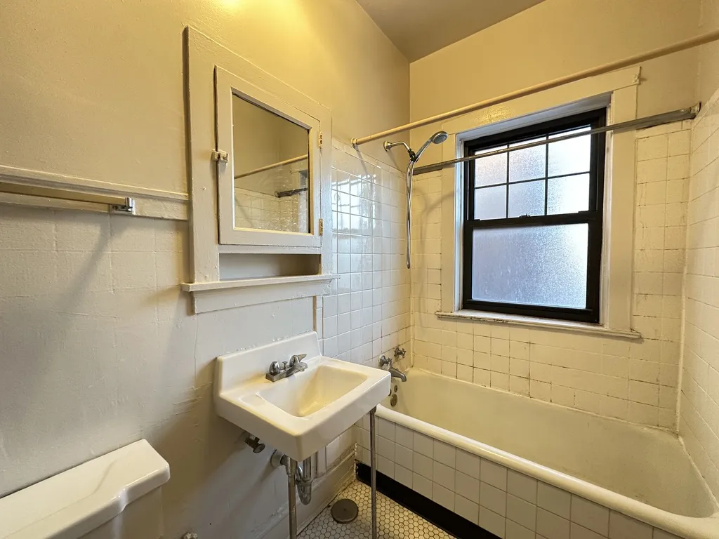 1309 Oak Ave, Evanston,  60201, USA 60201-unit#3S-Chicago-IL