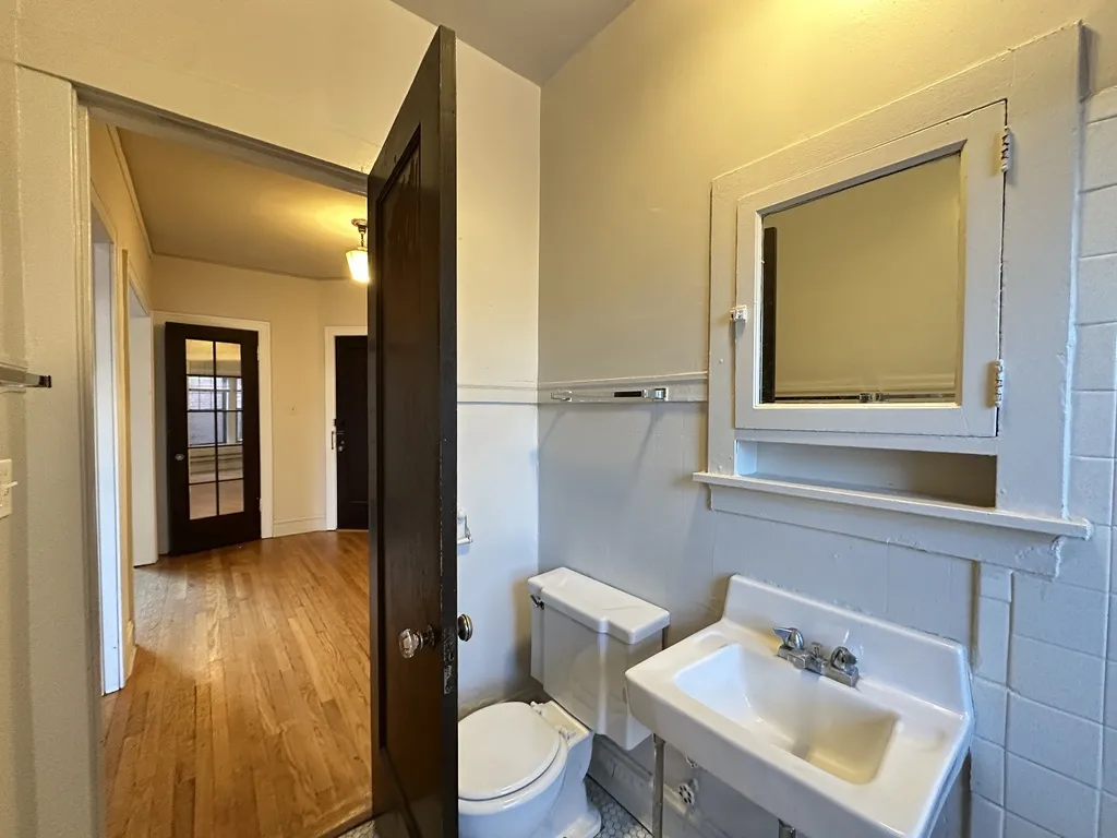 1309 Oak Ave, Evanston,  60201, USA 60201-unit#3S-Chicago-IL