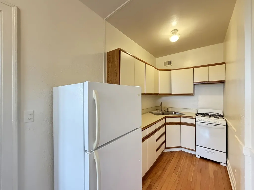 343 Park Ave, , 60022, USA 60022-unit#02-Glencoe-IL