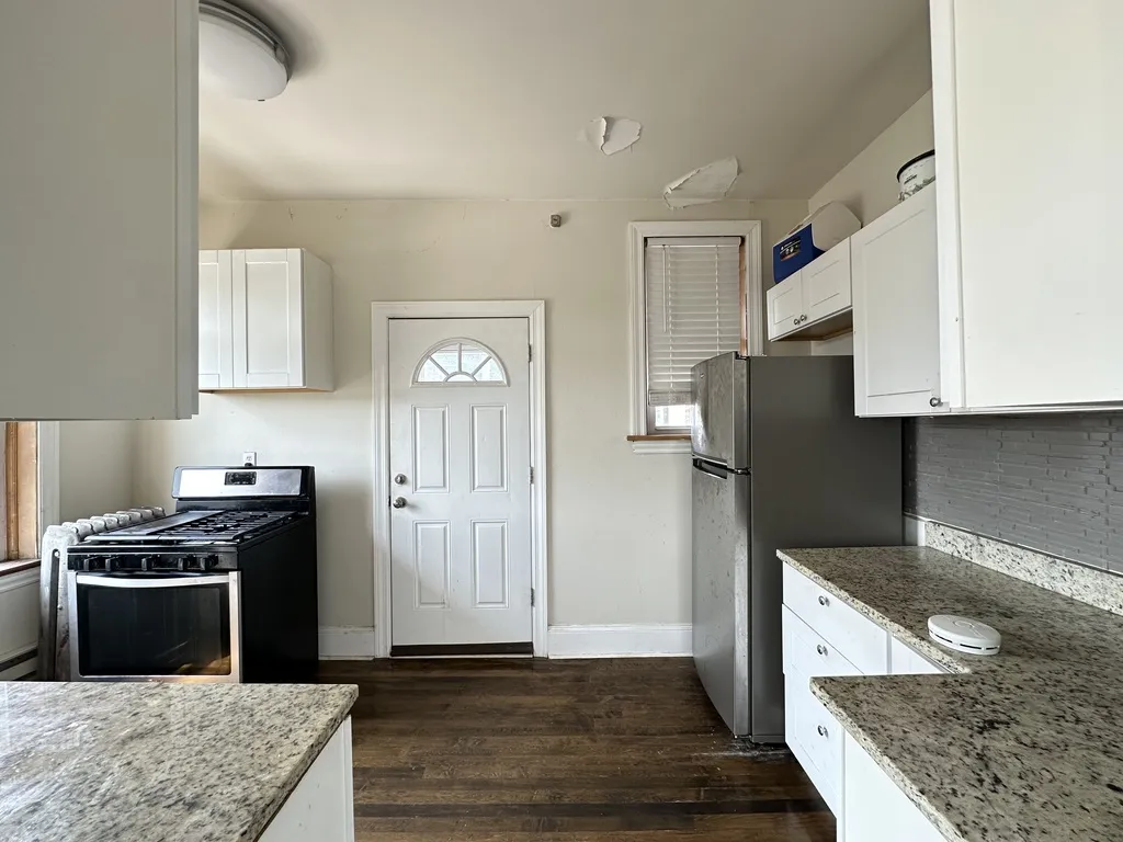 312 Lee St, Evanston,  60202, USA 60202-unit#3-Chicago-IL