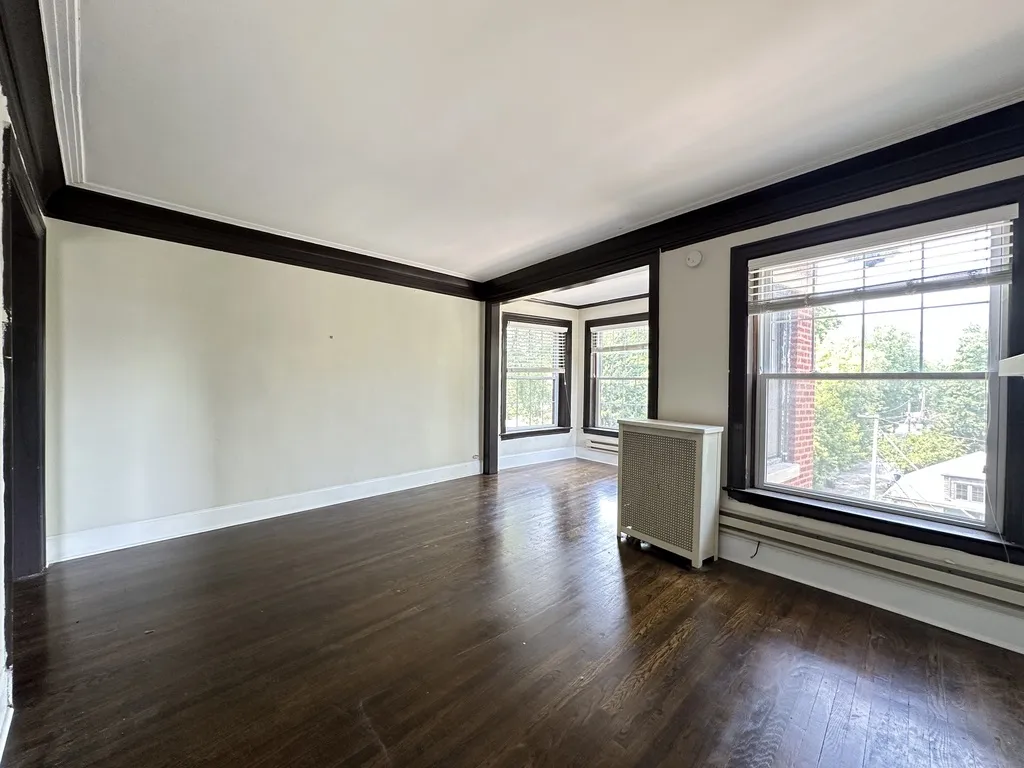 312 Lee St, Evanston,  60202, USA 60202-unit#3-Chicago-IL