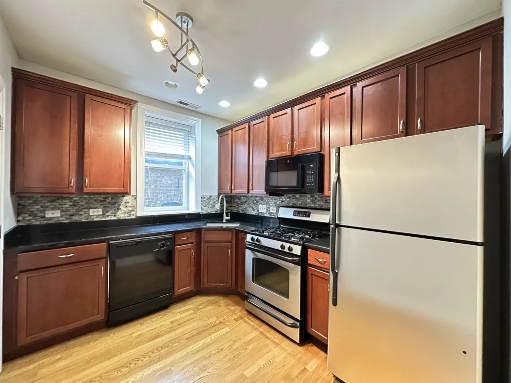 3244 N Clifton Ave, , 60657, USA 60657-unit#2W-Chicago-IL