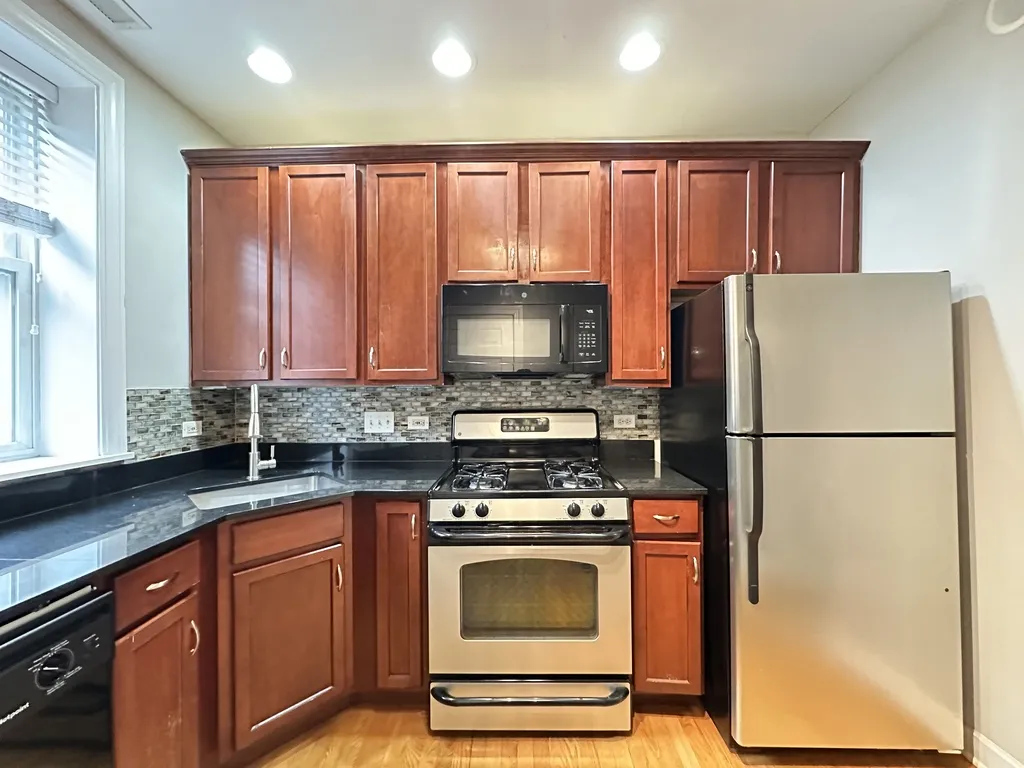 3244 N Clifton Ave, , 60657, USA 60657-unit#2W-Chicago-IL