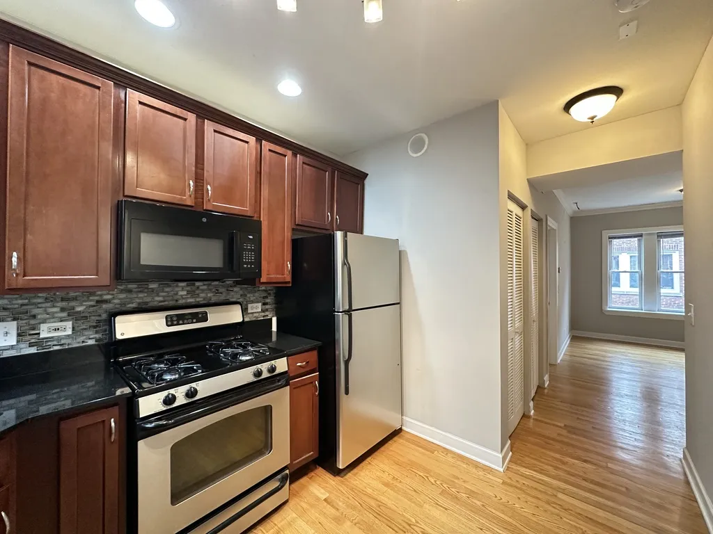 3244 N Clifton Ave, , 60657, USA 60657-unit#2W-Chicago-IL