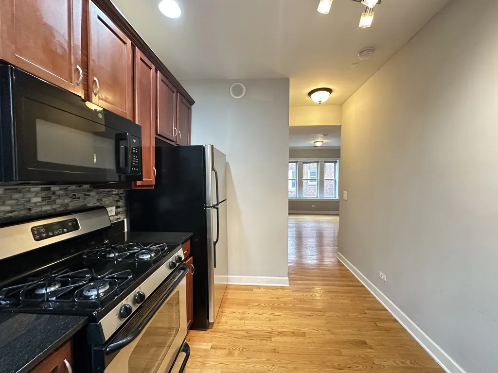 3244 N Clifton Ave, , 60657, USA 60657-unit#2W-Chicago-IL
