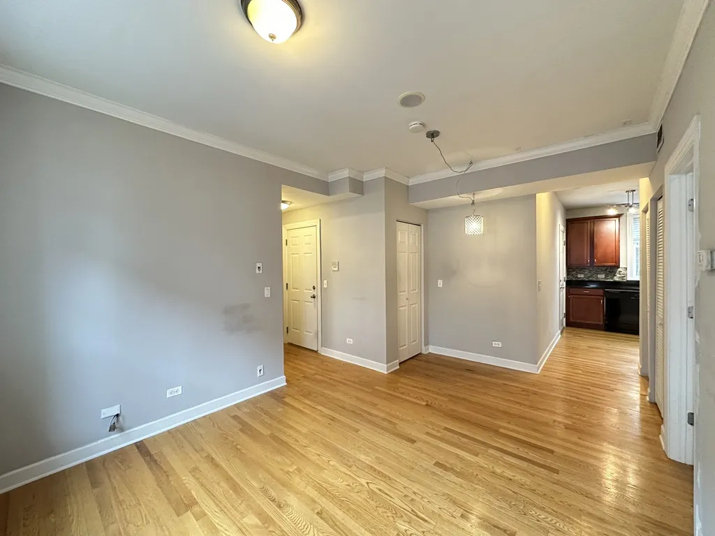 3244 N Clifton Ave, , 60657, USA 60657-unit#2W-Chicago-IL