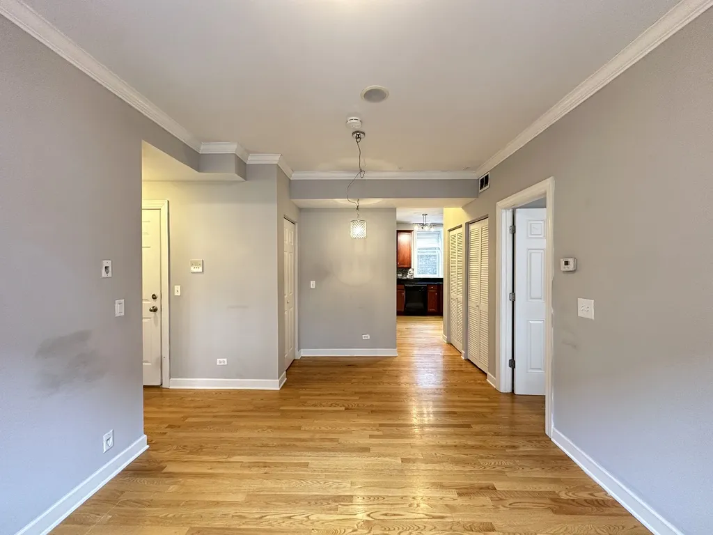 3244 N Clifton Ave, , 60657, USA 60657-unit#2W-Chicago-IL