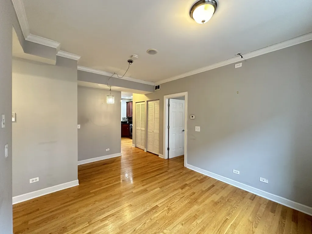 3244 N Clifton Ave, , 60657, USA 60657-unit#2W-Chicago-IL
